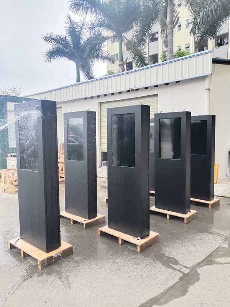 32寸戶外立式廣告機-01